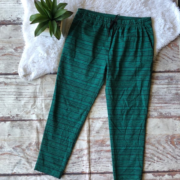 lululemon athletica Pants - Lululemon jet crop joggers